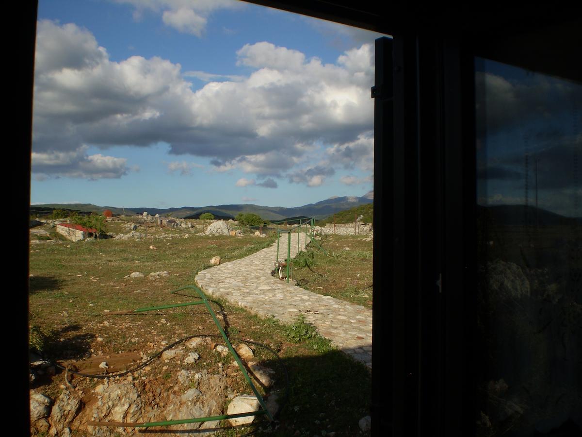 Arachovitika Kalivia Hotel Karyes Ruang foto